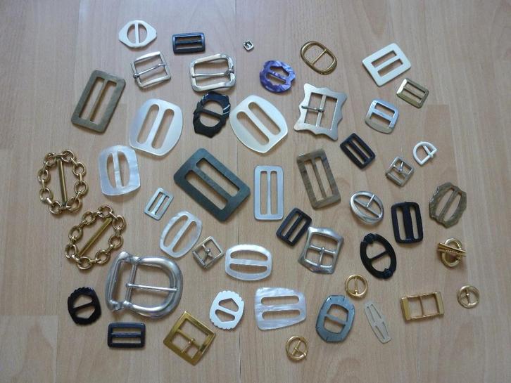 Partij vintage gespen - 47 stuks, Hobby en Vrije tijd, Naaien en Fournituren, Zo goed als nieuw, Overige typen, Ophalen of Verzenden