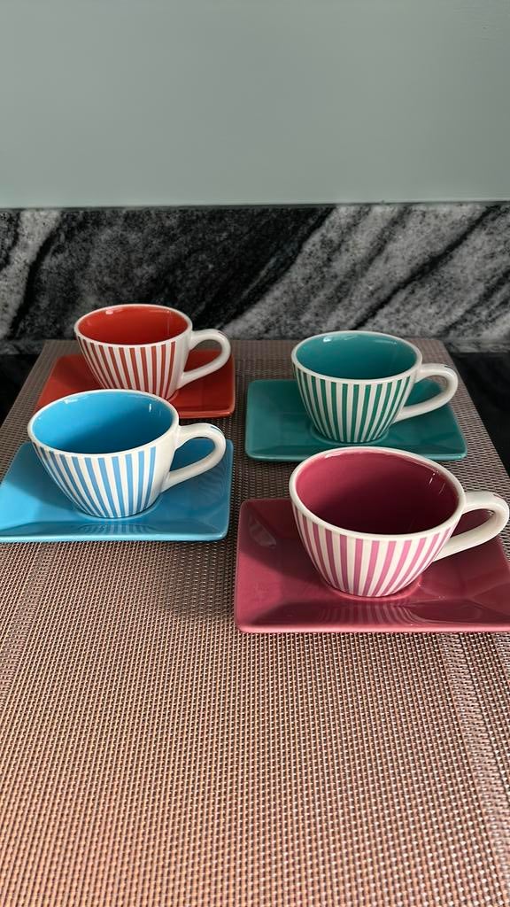 Expresso servies Yves Rocher, Huis en Inrichting, Keuken | Servies, Ophalen, Zo goed als nieuw, Overige stijlen