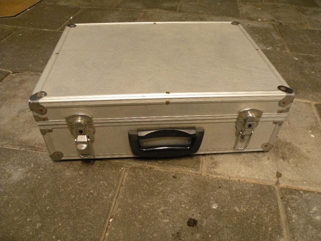 Aluminium koffer / gereedschap koffer, Ophalen, Zo goed als nieuw