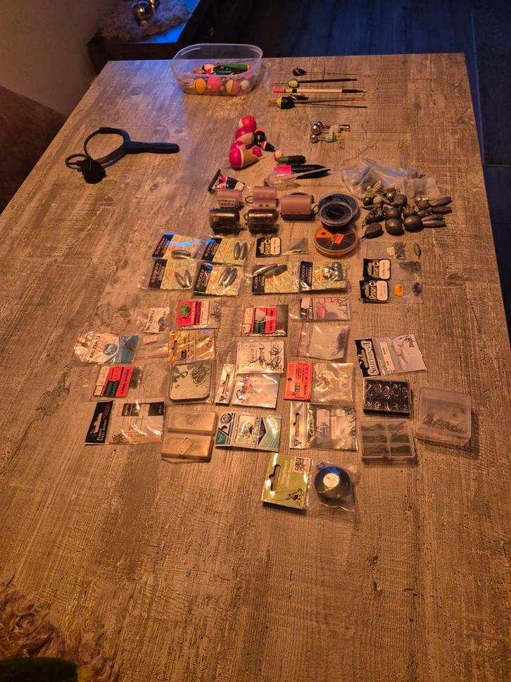 Uitgebreide collectie visbenodigdheden wit- en feedervissen, Watersport en Boten, Hengelsport | Witvissen, Zo goed als nieuw, Complete set