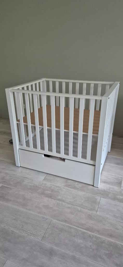 Europe Baby Mees Box Met Lade Mat Wit, Kinderen en Baby's, Boxen, Zo goed als nieuw, Rechthoekig, In hoogte verstelbaar, Lade