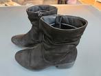 Zwarte, suedelook enkellaarsjes, maat 37, merk BPC, Kleding | Dames, Schoenen, Ophalen of Verzenden, Gedragen, Zwart