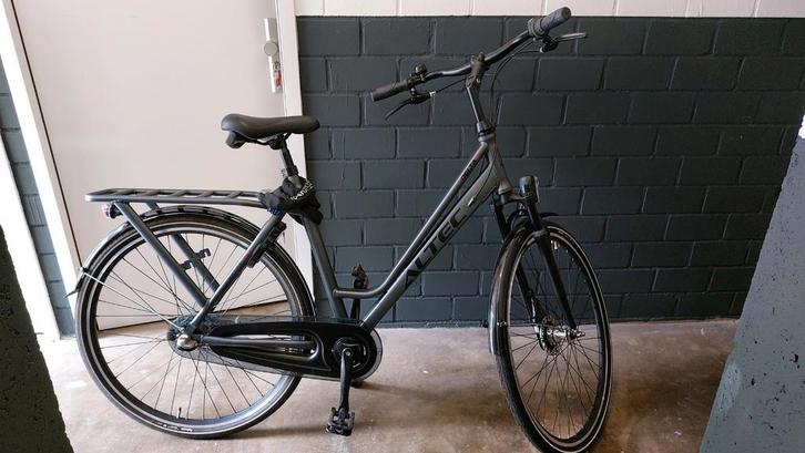 Bijna nieuwe Pointer Delta Plus stadsfiets – Altec, Fietsen en Brommers, Brommerhelmen, Zo goed als nieuw, Large, Ophalen