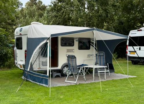 Caravelair Allegra 390 met luifel en fietsendrager, Caravans en Kamperen, Caravans, Particulier, tot en met 4, 500 - 750 kg, Treinzit