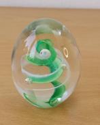 Presse Papier Eivorm met groen/witte swirl - Pfeiffer, Antiek en Kunst, Ophalen of Verzenden