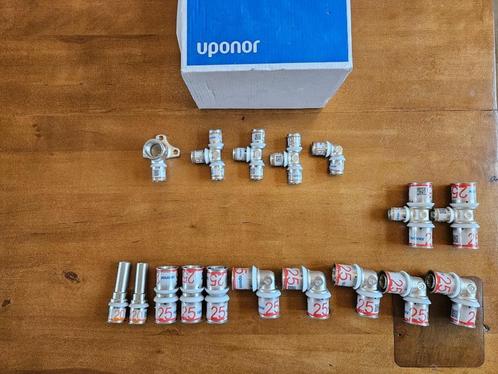 Nieuwe Uponor Persfittingen (Set van 17 Stuks), Doe-het-zelf en Verbouw, IJzerwaren en Bevestigingsmiddelen, Nieuw, Overige typen