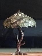 Tiffany tafellamp met boomstam voet., Ophalen, Zo goed als nieuw, Minder dan 50 cm
