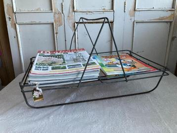 Brocante oude metalen aardbeienslee - voor de aardbeienpluk beschikbaar voor biedingen