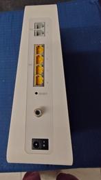 Ziggo modem incl kabels en TV kastje Ziggo, Computers en Software, Ophalen of Verzenden, Zo goed als nieuw