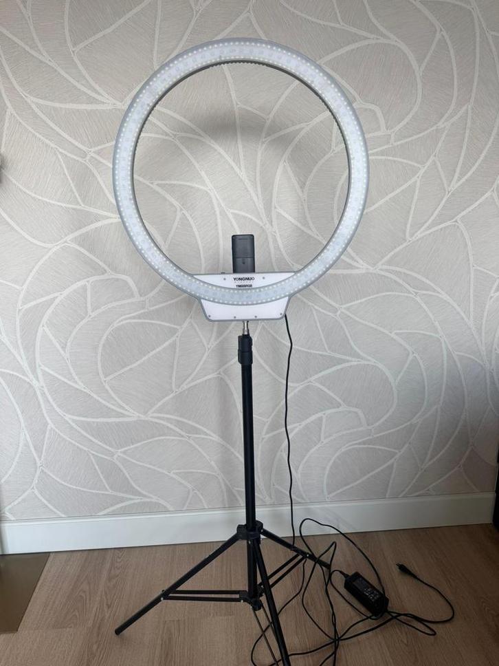 2x professionele ringlampen met statief Yongnuo zgan, Audio, Tv en Foto, Fotografie | Fotostudio en Toebehoren, Zo goed als nieuw