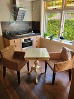 Riviera Maison set: rieten stoelen + tafel, Huis en Inrichting, Stoelen, Ophalen, Zo goed als nieuw, Bruin, Twee