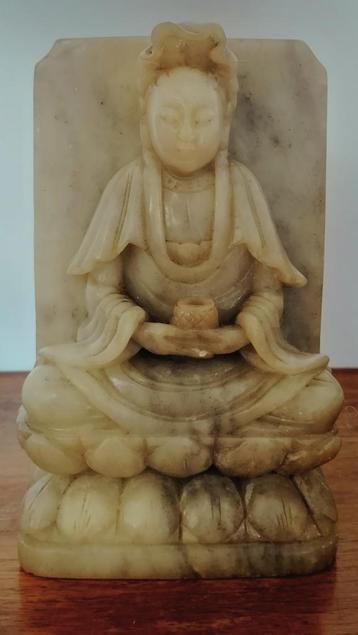 Bodhisattva van mededogen, Guanyin beschikbaar voor biedingen