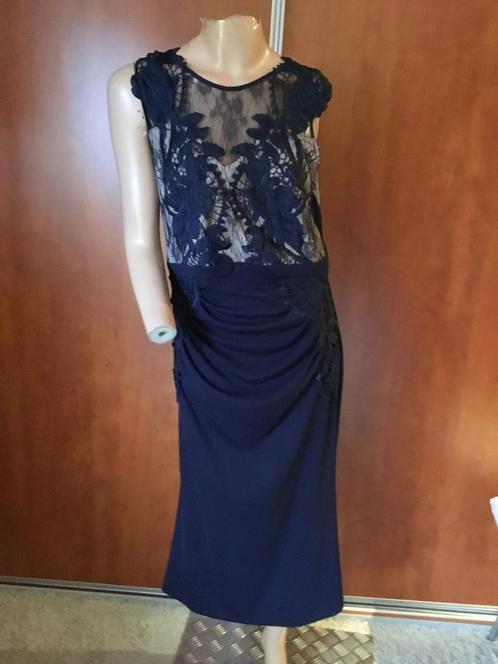 LIPSY jurk van kant maat L origineel ZGAN, Kleding | Dames, Jurken, Zo goed als nieuw, Maat 42/44 (L), Blauw, Onder de knie, Ophalen of Verzenden