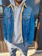 Warme Levi's spijkerjas met bont, maat M. sherpa trucker, Maat 38/40 (M), Blauw, Ophalen of Verzenden, Zo goed als nieuw