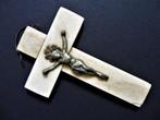 Kruishanger kruis van been met een corpus erop, Antiek en Kunst, Antiek | Religie, Ophalen of Verzenden