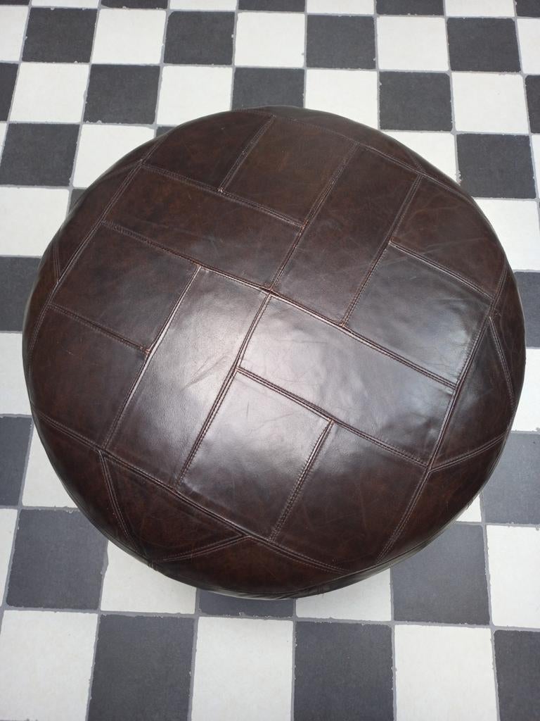 Poef.. Donker Bruin., Ophalen, Rond, Leer, Zo goed als nieuw