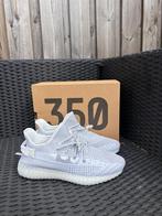 Yeezy boost, Wit, Nieuw, Ophalen of Verzenden, Sneakers of Gympen