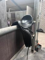 Dressuurzadel Anatomica Libra 18 inch, Dieren en Toebehoren, Paarden en Pony's | Zadels, Ophalen, Zo goed als nieuw, Dressuur