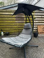 Hangende ligstoel tuin met parasol., Tuin en Terras, Tuinstoelen, Kunststof, Zo goed als nieuw, Ophalen
