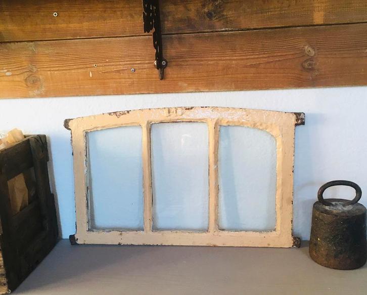 Gietijzeren stalraam, Antiek en Kunst, Curiosa en Brocante, Ophalen of Verzenden