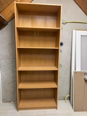 Houten Boekenkast met Planken beschikbaar voor biedingen
