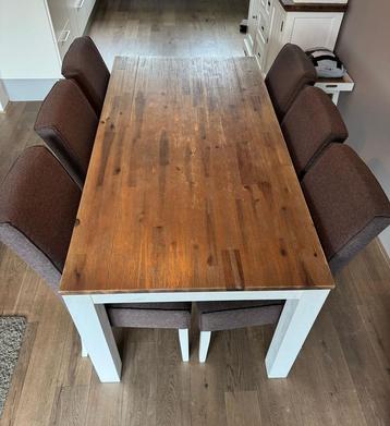 Eetkamertafel met 6 stoelen gratis beschikbaar voor biedingen