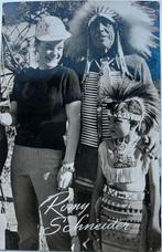 Ansichtkaart met Filmster Romy Schneider bij de Indianen, Ophalen of Verzenden, 1960 tot 1980, Ongelopen, Sterren en Beroemdheden