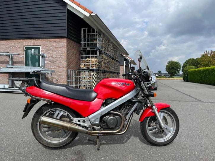 Honda NTV 650, Motoren, Motoren | Honda, Particulier, Naked bike, 12 t/m 35 kW, 2 cilinders, Minimaal motorrijbewijs A2, Cardan-aandrijving