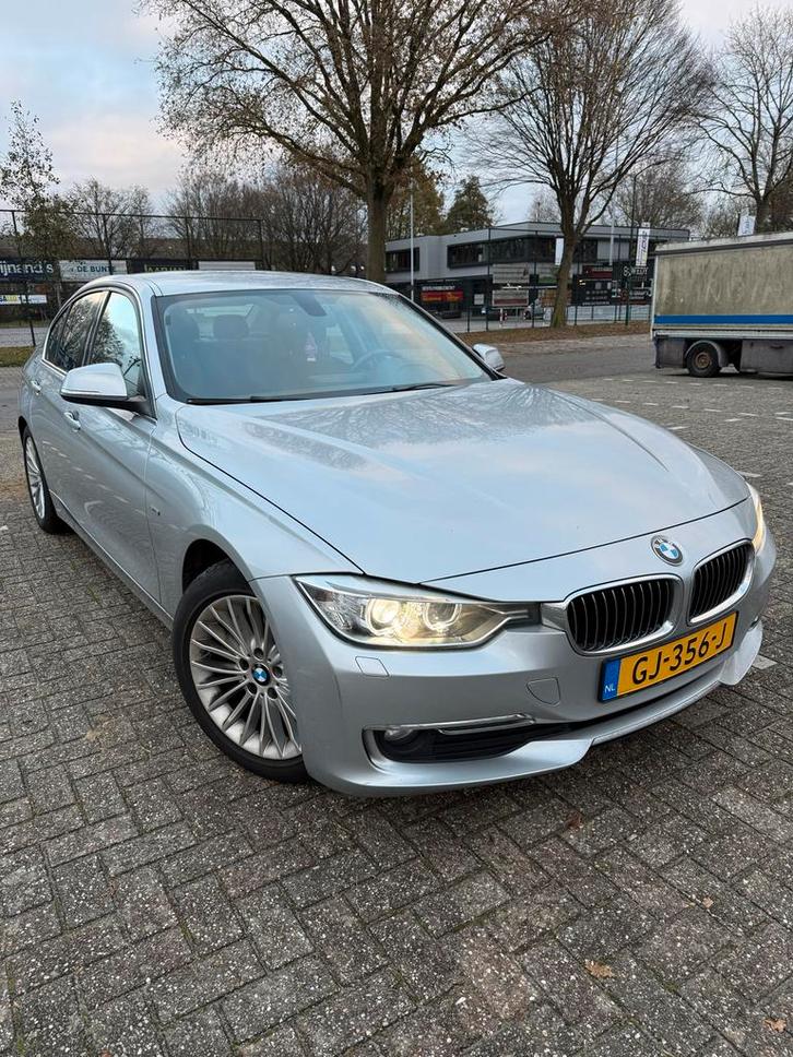 BMW 3-Serie 2.0D 320 EDE LUXURY 120KW Aut8(f30) 2015 Grijs, Auto's, BMW, Particulier, 3-Serie, Diesel, C, Sedan, Automaat, Origineel Nederlands