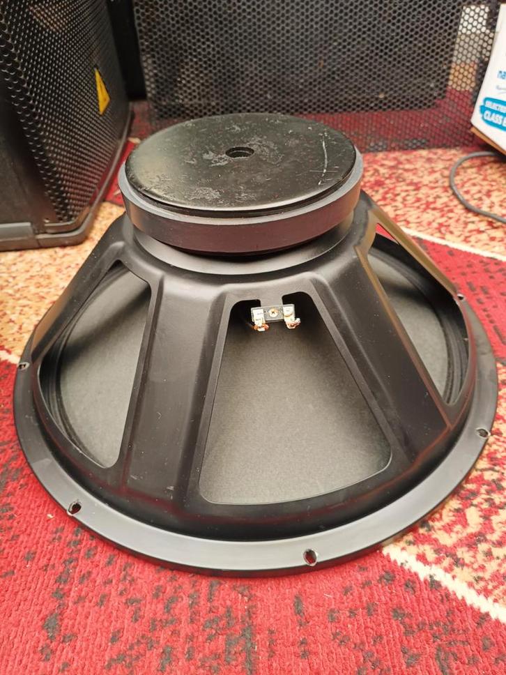 18 inch woofer. 600 Watts RMS. Piekvermogen van 1200 Watts., Audio, Tv en Foto, Luidsprekers, Zo goed als nieuw, Subwoofer, 120 watt of meer