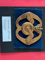 Aan en afvoer troepen baret embleem, Ophalen of Verzenden