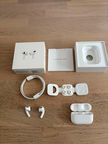 Apple AirPods Pro 1 met Draadloze Oplaadcase, rechts kraakt beschikbaar voor biedingen