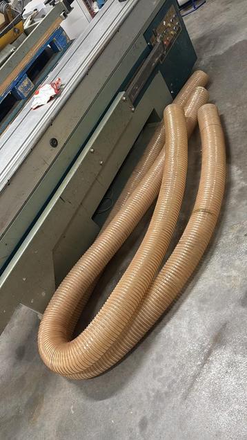 Afzuiging - slangen, afsluiters bochten beschikbaar voor biedingen