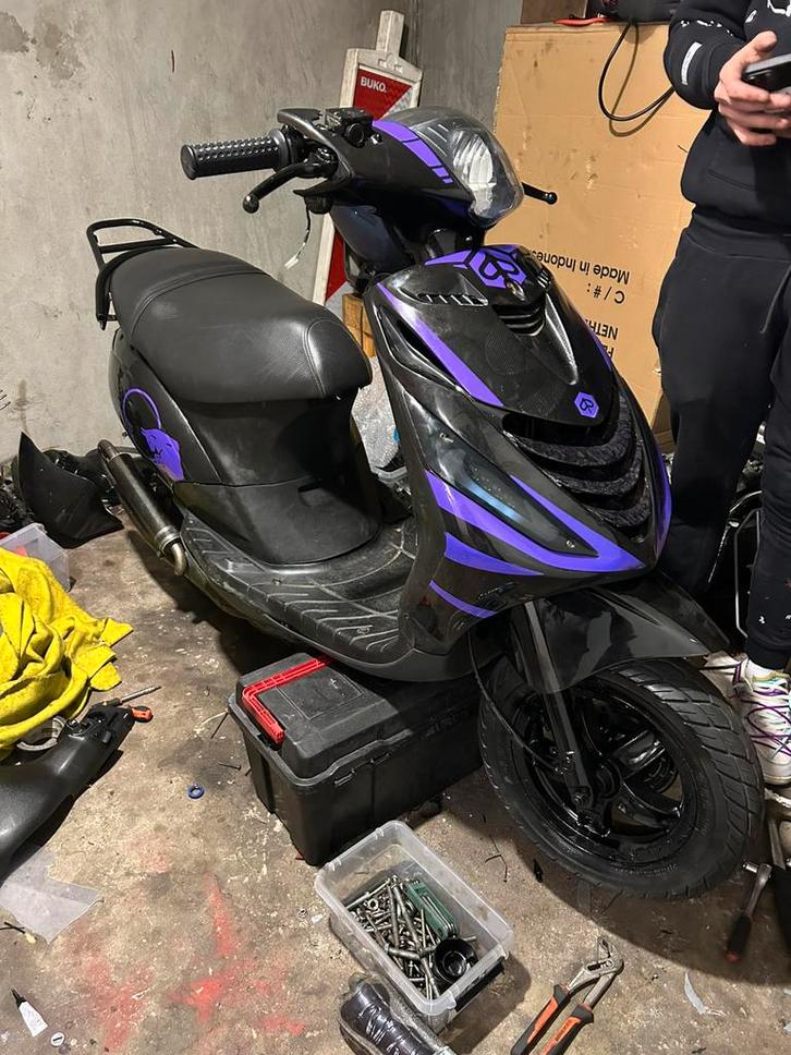 zip 70cc, Fietsen en Brommers, Brommers | Vespa, Zo goed als nieuw, Ophalen