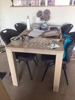 Massief houten tafel met 4 stoelen, Huis en Inrichting, Complete eetkamers, Ophalen, Gebruikt, 4 tot 6 stoelen