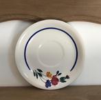 St. Amand Ceranord kop en schotel hand beschilderd, Antiek en Kunst, Antiek | Servies los, Ophalen of Verzenden