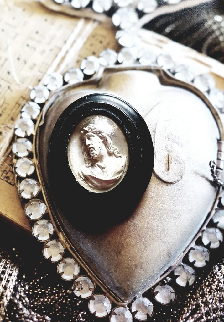 Antiek relikwie  pijpaarde/ meerschuim, Antiek en Kunst, Antiek | Religie, Ophalen of Verzenden