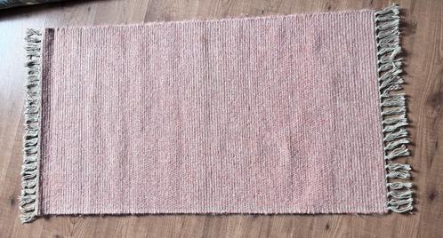 Handgeknoopt wollen kleedje met fringes zalmroze 70x125cm, Huis en Inrichting, Stoffering | Tapijten en Kleden, Zo goed als nieuw