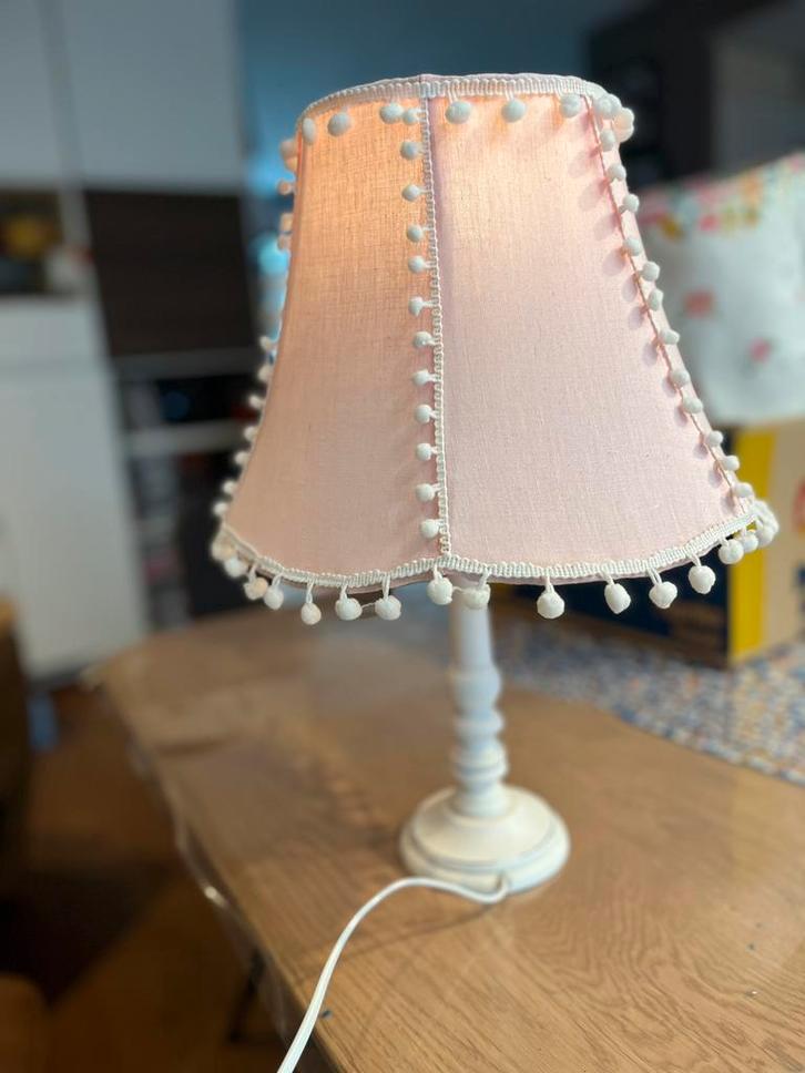 Leuke roze lamp voor  bijv meidenkamer, Kinderen en Baby's, Kinderkamer | Inrichting en Decoratie, Zo goed als nieuw, Lamp, Ophalen of Verzenden