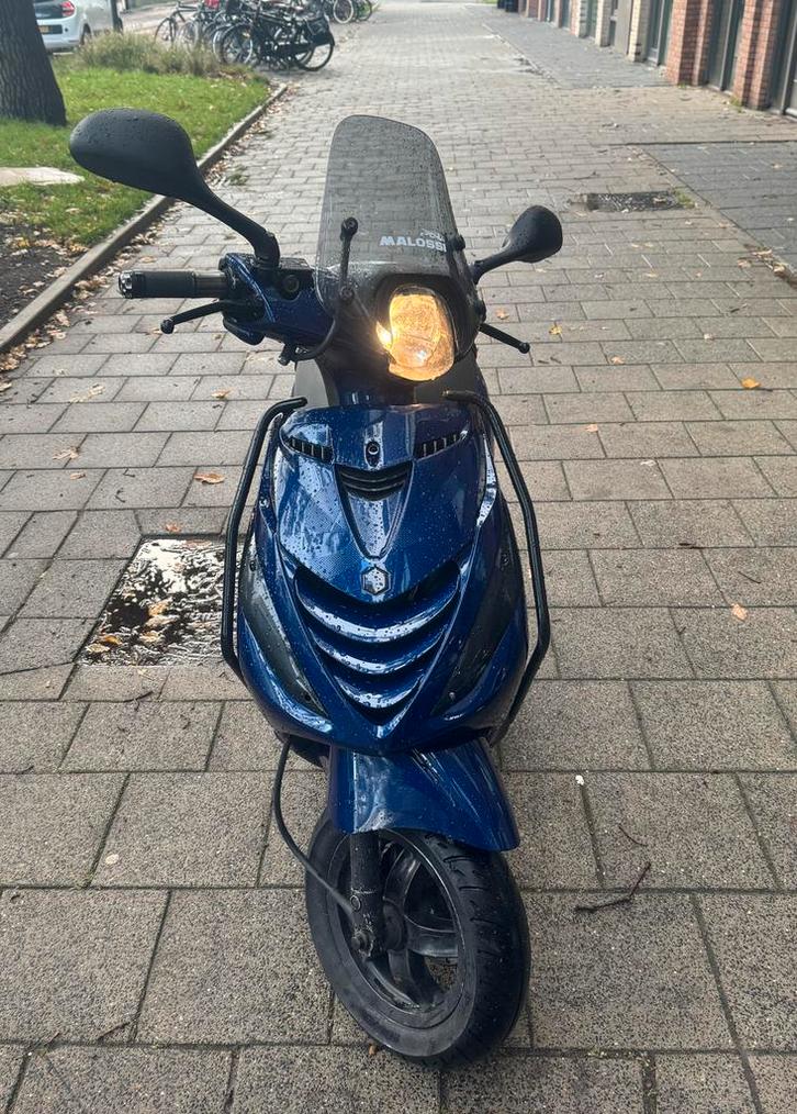 Piaggio Zip BMW Blauw, Fietsen en Brommers, Scooters | Piaggio, Gebruikt, Ophalen