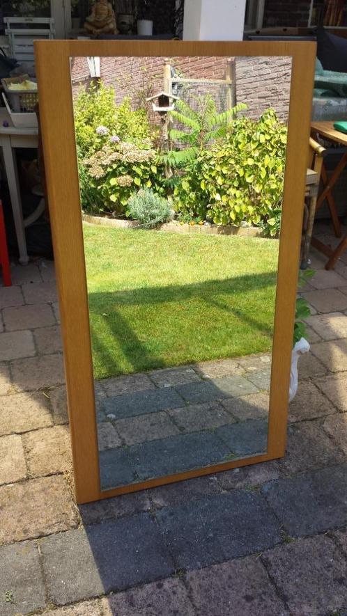Passpiegel <> Grote SPIEGEL op Houten Paneel 110 x 61½ cm., Huis en Inrichting, Woonaccessoires | Spiegels, Gebruikt, 50 tot 75 cm