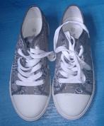 Beige/grijze sneakers/gympen met print maat 37, nieuw, Beige, Nieuw, Ophalen of Verzenden, Sneakers of Gympen