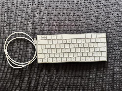 apple magic keyboard met oplaadkabel, Computers en Software, Toetsenborden, Zo goed als nieuw, Qwerty, Draadloos, Ergonomisch