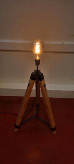 Industriële vloerlamp, driepoot, Huis en Inrichting, Lampen | Vloerlampen, Ophalen, Zo goed als nieuw, Metaal, 100 tot 150 cm