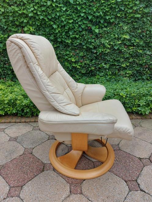 Lederen Relaxstoel - Verstelbaar en in Nieuwstaat, Huis en Inrichting, Fauteuils, Zo goed als nieuw, Hout, Leer, 75 tot 100 cm