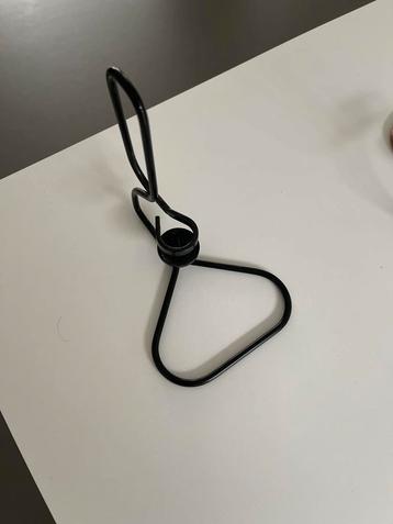 Zwarte Kaarshouder beschikbaar voor biedingen