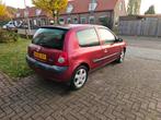 Renault Clio 1.2 16V 3DR 2005 2003 Rood, Auto's, 74 pk, Origineel Nederlands, Particulier, 30 €/maand