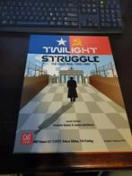 Twilight Struggle - The Cold War, 1945-1989 - GMT, Een of twee spelers, GMT games, Ophalen of Verzenden, Zo goed als nieuw