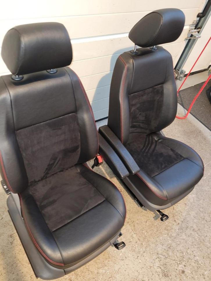 Volkswagen caddy stoelen leder+alcantara 2x armstenen., Auto-onderdelen, Interieur en Bekleding, Volkswagen, Nieuw, Ophalen