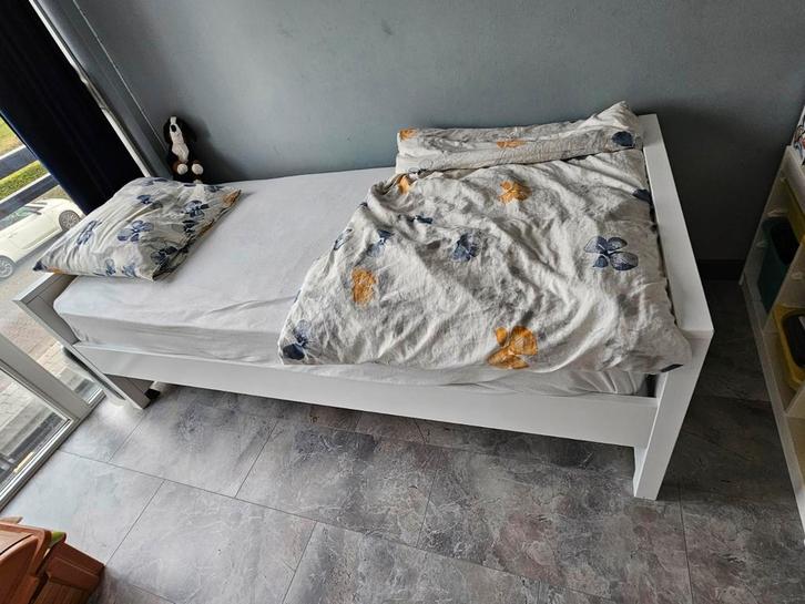 Eenpersoonsbed - bobita-Wit frame, Kinderen en Baby's, Kinderkamer | Bedden, Zo goed als nieuw, 180 cm of meer, 85 tot 100 cm